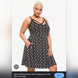 Hot Topic - Black & White Moon & Stars Size 2